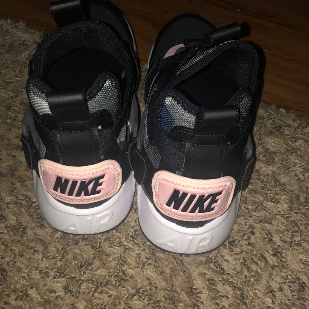 Nike Air Hurache - image 3